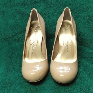 Jessica Simpson tan 4 inch heels size 5